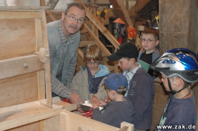 Mühlentag 2009 Vorführung der historischen Mühle Unterdigisheim